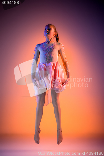 Image of The teen modern ballet dancer