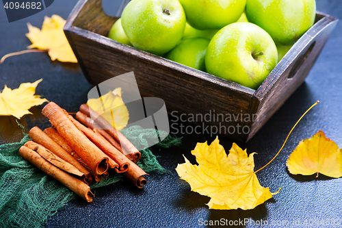 Image of apples and cinnamon