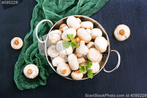 Image of raw mushrooms