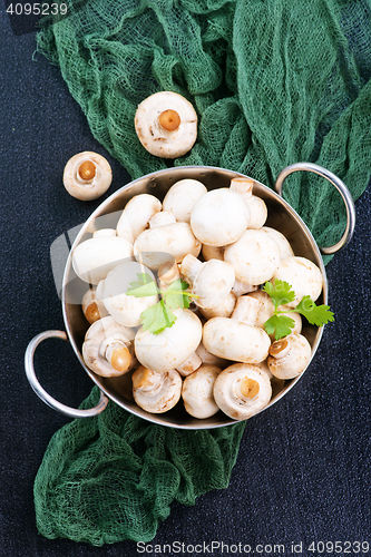 Image of raw mushrooms