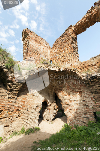 Image of the ruins of an ancient fortress