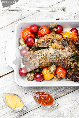 Image of Meatloaf in vegetables and fruits