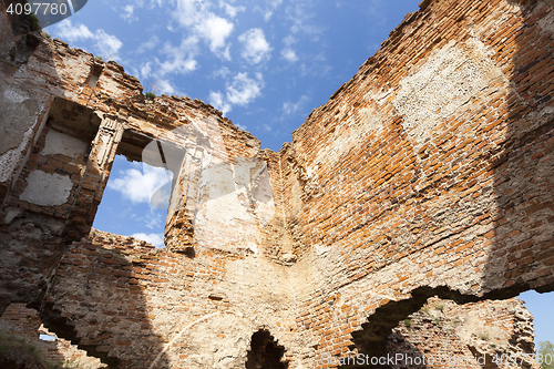 Image of the ruins of an ancient fortress