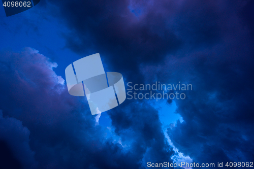 Image of  dark clouds before a thunder-storm