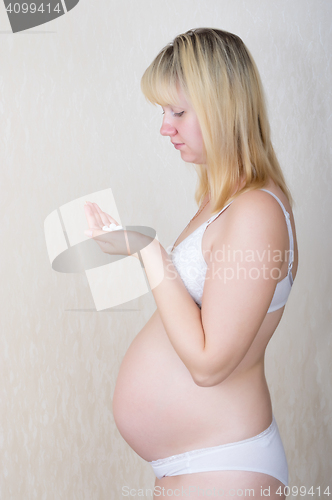 Image of Treatment of the expectant mother