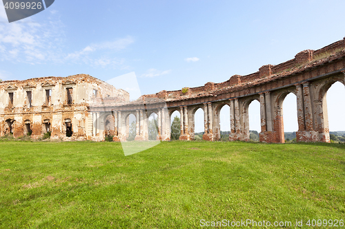 Image of the ruins of an ancient fortress