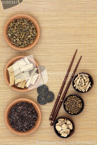 Image of Herbal Medicine with I Ching Coins