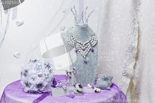 Image of Set of beautiful natural stone bridal accessories