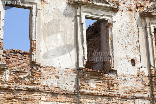 Image of the ruins of an ancient fortress