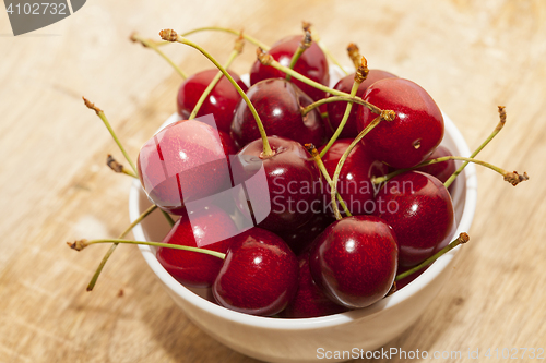 Image of maroon ripe cherries