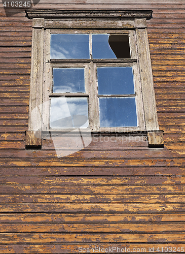 Image of old wooden abandoned house