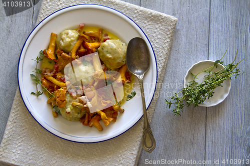 Image of Bread dumplings with chanterelles