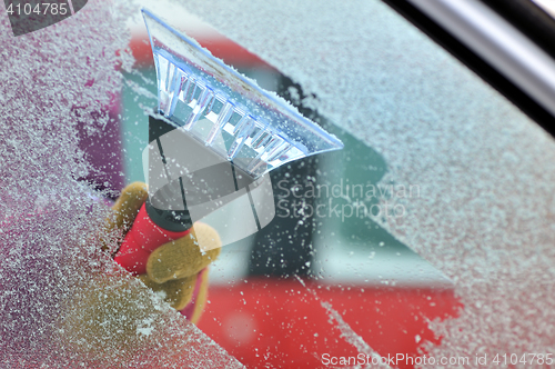 Image of cleaning car windows