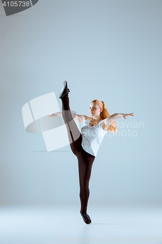 Image of The women dancing hip hop choreography