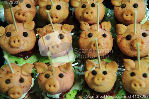 Image of pig head hamburgers