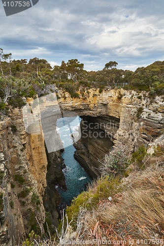 Image of Tasman Arch cliff formation