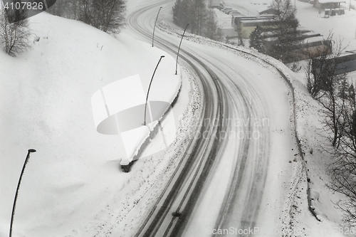 Image of Snowy road in the mountains