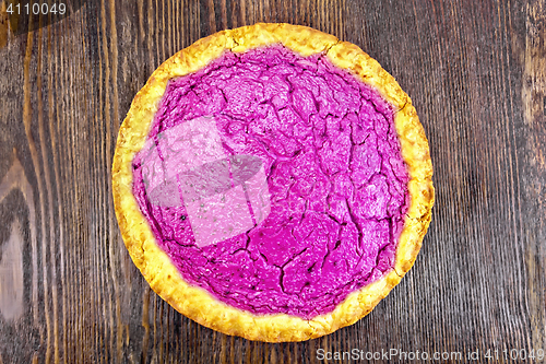 Image of Pie of black currants on board top