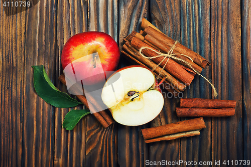 Image of apples with cinnamon