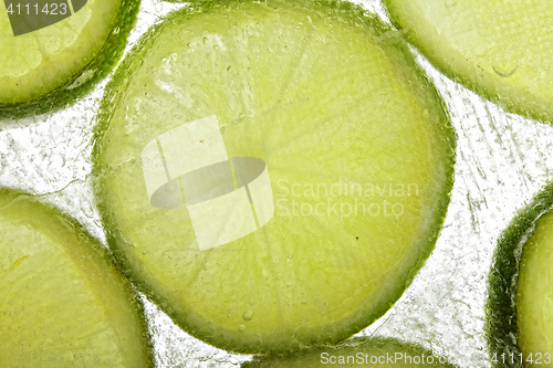 Image of Lime slices in ice