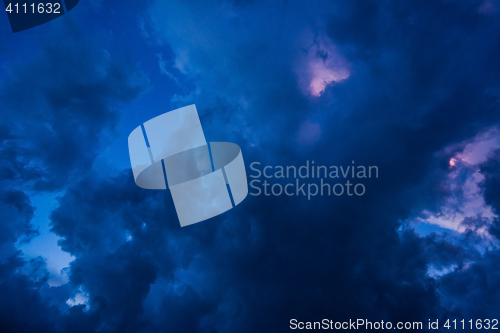 Image of  dark clouds before a thunder-storm