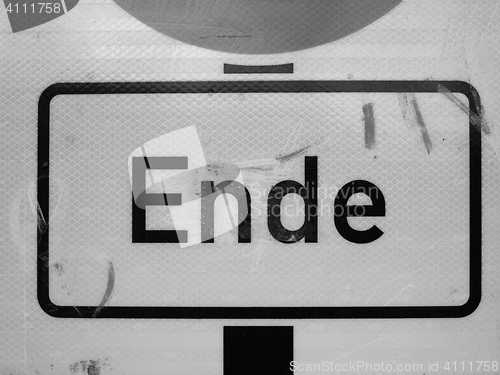 Image of Ende sign in Berlin in black and white