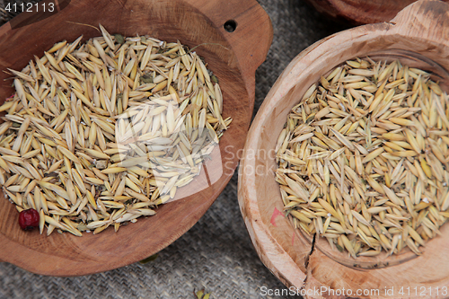 Image of Wheat in a wooden bowl