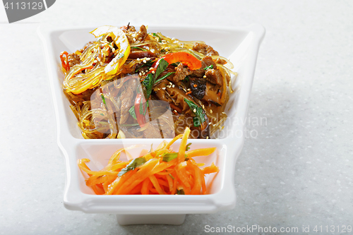 Image of Glass rice noodles served with beef