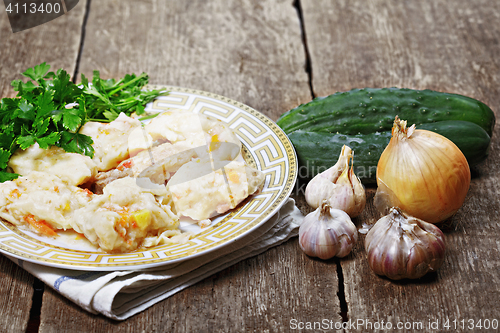 Image of Thick noodles and fresh vegetables