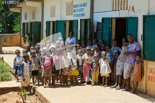 Image of Malagasy school children waiting for a lesson