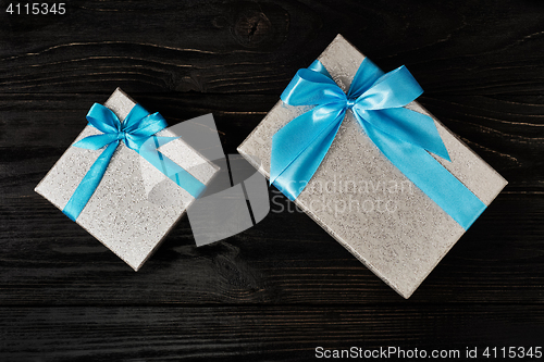 Image of Gift box with red ribbon