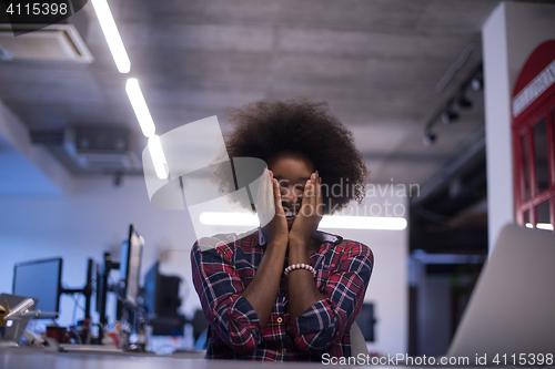 Image of woman with problems at offcice