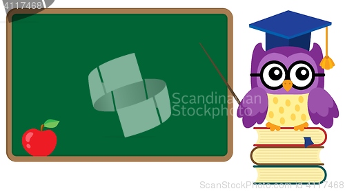 Image of Stylized school owl theme image 3