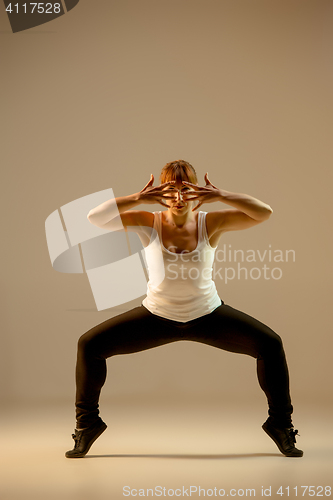 Image of The women dancing hip hop choreography