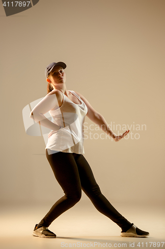 Image of The women dancing hip hop choreography