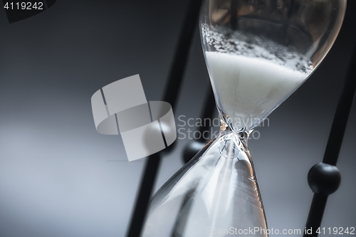 Image of Hourglass with white sand