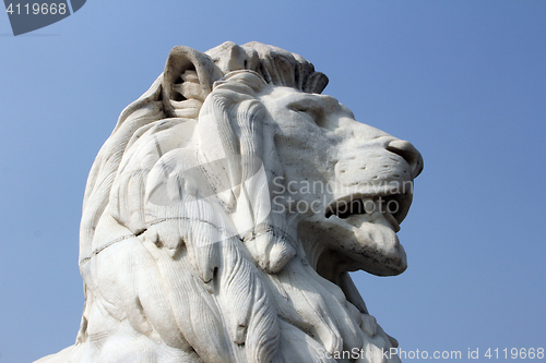 Image of Antique Lion Statue, Victoria memorial, Kolkata, India