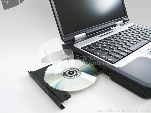 Image of Laptop w/cd ejected I