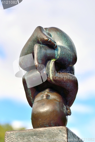 Image of Upside down baby statue in Vigeland