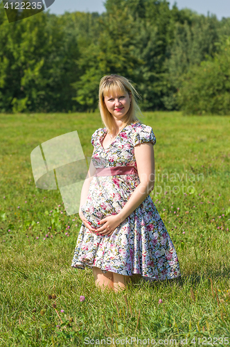 Image of Expectant mother in the Park