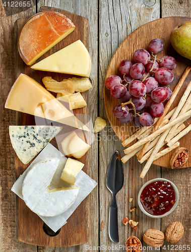 Image of various types of cheese