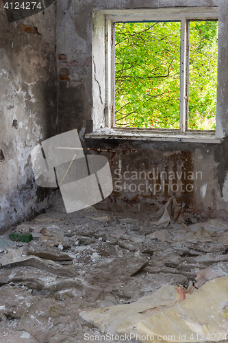 Image of Abandoned flat and spring outside