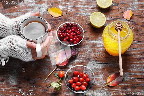 Image of remedy from berries and honey