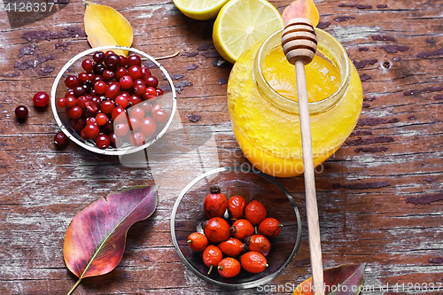 Image of remedy from berries and honey