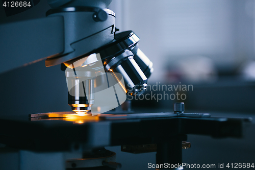 Image of Close up of microscope and test sample