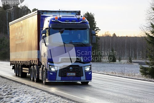 Image of Blue Renault Trucks T Semi Trailer Delivers in Winter 