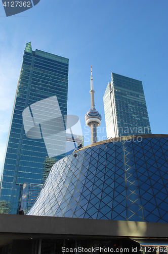 Image of Roy Thomson hall and CN tower.