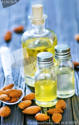 Image of almond oil