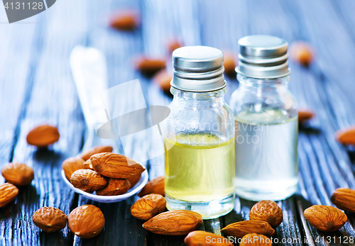 Image of almond oil