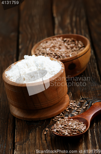 Image of flax seed and flour